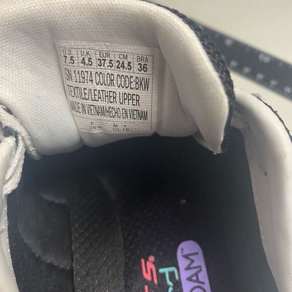 SKECHERS Women’s Air Cooled Memory Foam Black & White Lite Weight Athletic Shoes - Picture 4 of 12